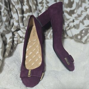 MICHAEL Michael Kors Burgangy Suede Pumps